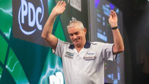 Steve Beaton en su mejor momento para recoger la PDC Tour Card después de su paso por los cuartos de final en Q-College
