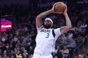 Giro muerto | Anthony Davis de los Mavs tampoco podría someterse a una operación de mano, estará fuera al menos seis semanas