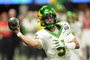 Giro muerto | El QB Dante Moore se queda en Oregon y opta por no ingresar al draft de la NFL
