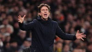 Thomas Frank: el jefe del Tottenham desafiante a pesar de haber sido abucheado y de que los fanáticos colgaran gritando ‘te están despidiendo’