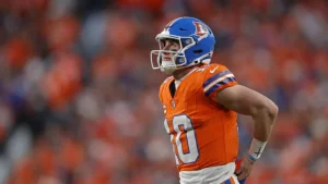 La lesión de Bo Nix: una fractura en el tobillo deja a la estrella de Denver Broncos fuera de los Playoffs | Sporting News Spain