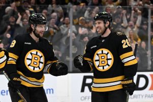 Giro muerto | Los Bruins sacan de una ráfaga inmediata de goles y derrotan a los Golden Knights