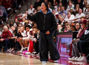Giro muerto | Resumen del Top 25 femenino: la No. 2 S. Carolina golpea a la No. 5 Vandy con su primera derrota