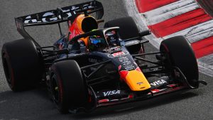 F1 intentando salir: el piloto de Red Bull, Isack Hadjar, sorprendió por su sólida actuación en el primer día en Barcelona y George Russell también impresionó