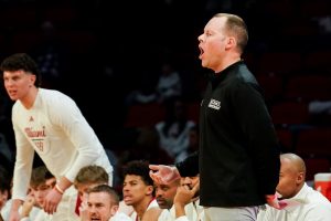 Giro muerto | El No. 24 Miami (Ohio) supera a UMass para defender lo más interesante