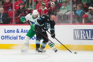 Giro muerto | Los Hurricanes reciben tres en los últimos dos minutos para robarle uno al Gigante