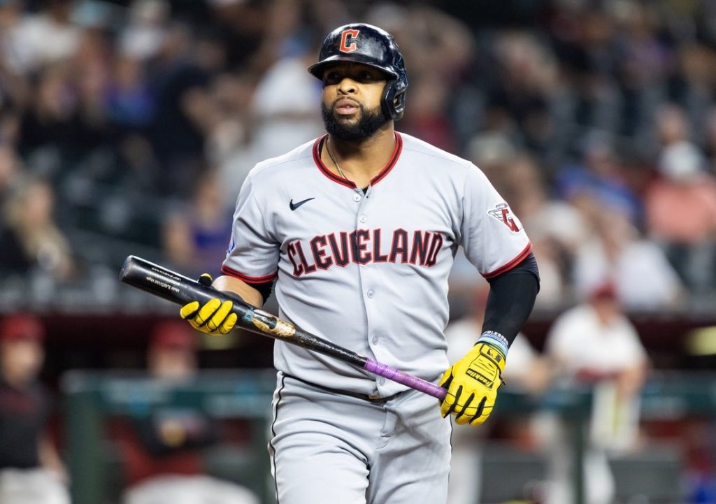 Giro muerto | Experiencias: Los Diamondbacks firman al 1B sin precedentes Carlos Santana
