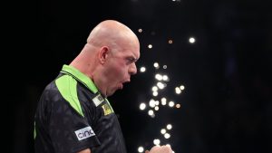 Premier League Darts 2026: Michael van Gerwen reina con la victoria de Night One mientras Luke Littler pierde en cuartos de final