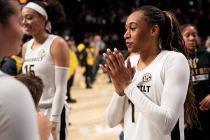 Giro muerto | Resumen del Top 25 femenino: Mikayla Blakes, el No. 5 Vandy agarran al No. 4 Texas