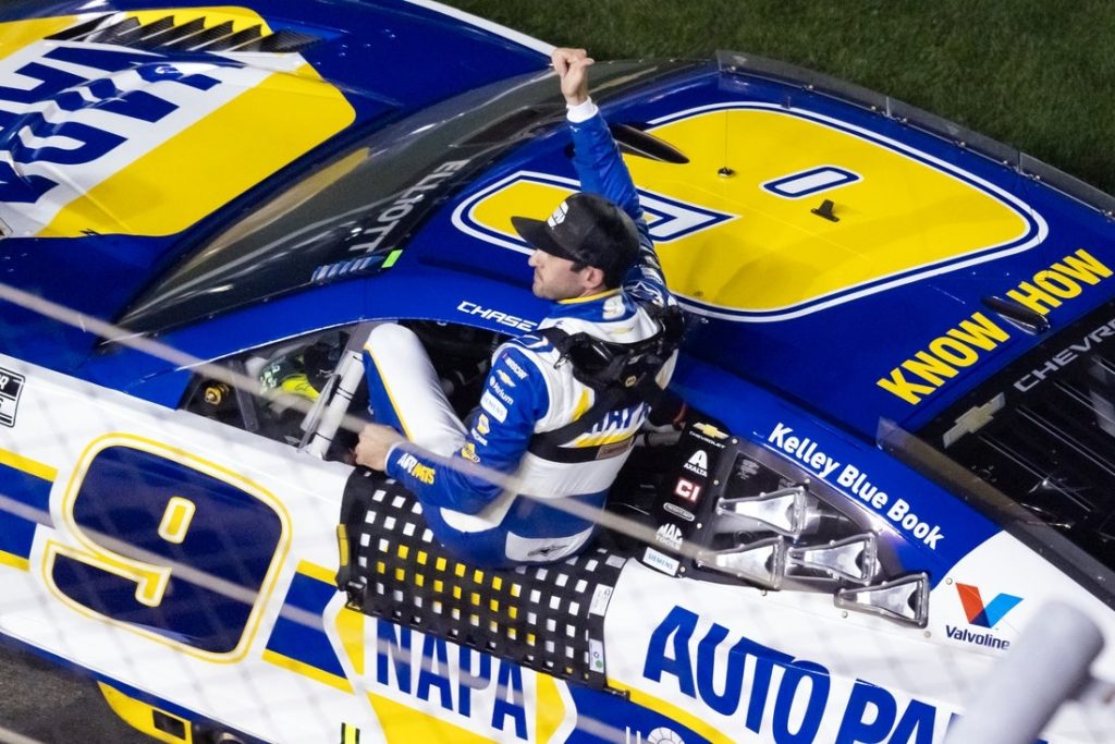 Giro muerto | Breeze Elliott gana el tercer duelo profesional en Daytona y se queda con el segundo enchufe