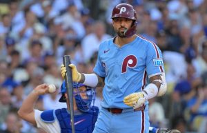 Giro muerto | Phils libera a OF Gash Castellanos, quien admite haber llevado cerveza al dugout