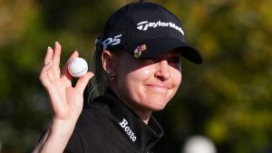 Charley Hull está a tres del liderato mientras Mimi Rhodes cae del puesto 13 al PIF Saudi Girls folk World