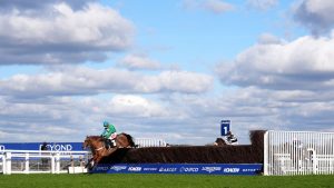 The Jukebox Child toca meras notas en el triplete de Ben Pauling en Ascot