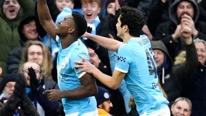 Man City 2-0 Salford: Marc Guehi marca el primer gol del City mientras el equipo de Pep Guardiola llega a la quinta ronda de la Copa FA