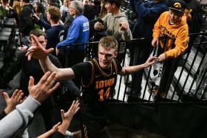 Giro muerto | Liderado por Bennett Stirtz (25 funciones), Iowa derrota al No. 9 Nebraska