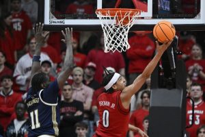 Giro muerto | La reducción de la canción número 21 de Louisville extiende la racha de Georgia Tech