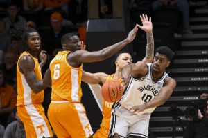 Giro muerto | Tennessee logra derrotar al No. 19 Vanderbilt como visitante
