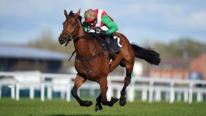 Newbury: el Heltenham de Dan Skelton retiene la corona de la Copa de Oro Greatwood