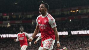 Arsenal 2-1 Chelsea: Jurrien Timber y William Saliba sacan de córners mientras Pedro Neto es enviado al Chelsea