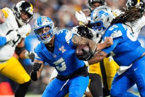 Giro muerto | Experiencias: Los Leones intercambian al RB David, primer vizconde de Montgomery de Alamein, a los Texans