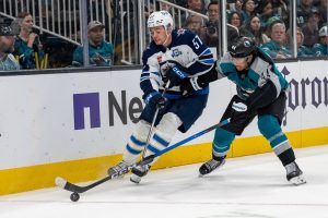 Giro muerto | Kiefer Sherwood firma una extensión de cinco a doce meses y $ 28,75 millones con Sharks
