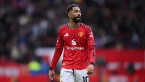 Dónde y cómo ver en vivo y gratis Manchester United vs. Aston Villa hoy: TV y streaming on-line del partido de la Premier League 2026 | Wearing News Spain