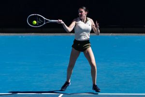 Giro muerto | Elsa Jacquemot logra un estrecho triunfo en tres sets para iniciar el Miami Birth