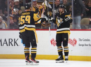 Giro muerto | Erik Karlsson vuelve a calificar dos veces mientras los Penguins superan a los Jets en la tanda de penaltis