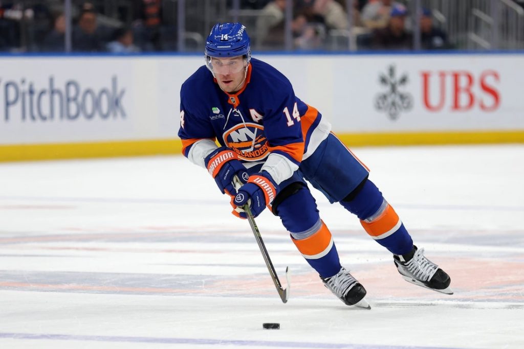 Giro muerto | En medio de la apretada lucha por los playoffs del Este, Isles se enfrenta a la reconstrucción de los Blackhawks