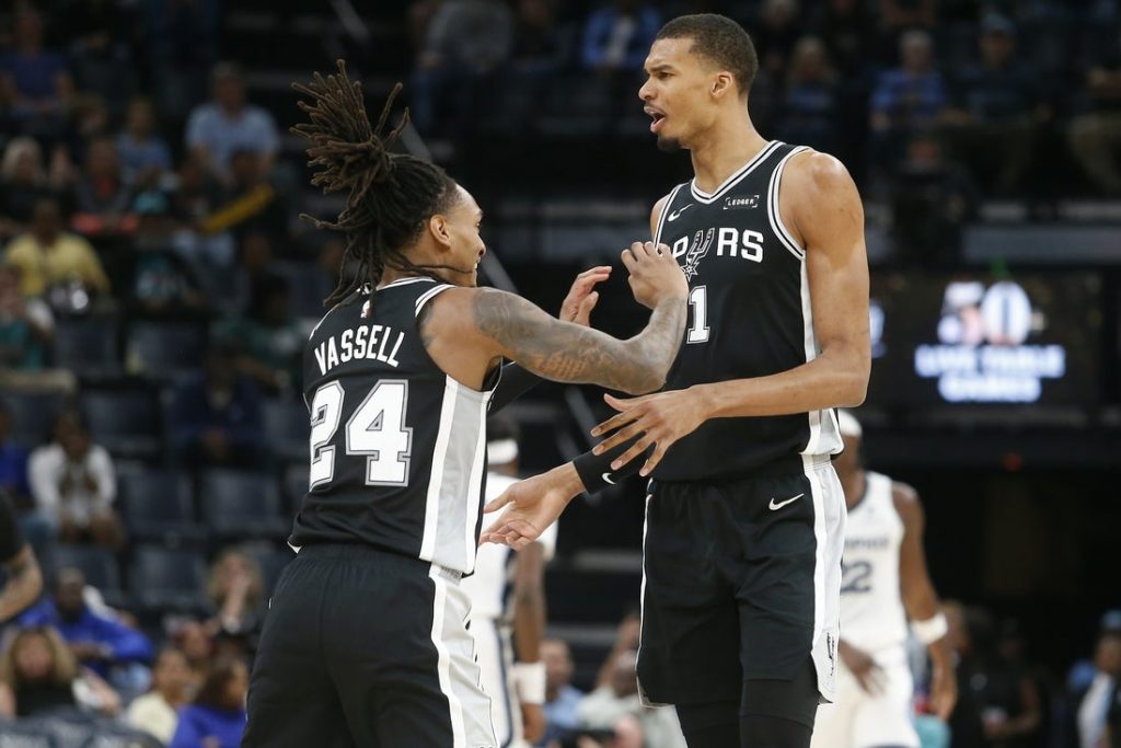 Giro muerto | Ante el mayor dilema, los Spurs trabajarán en ‘mejoras’ contra los Bucks