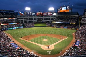 Los Rangers dominan a los Filis con una victoria de 8-3