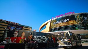 George McPhee recibe el premio Lou Lamoriello 2026 a la excelencia en el hockey