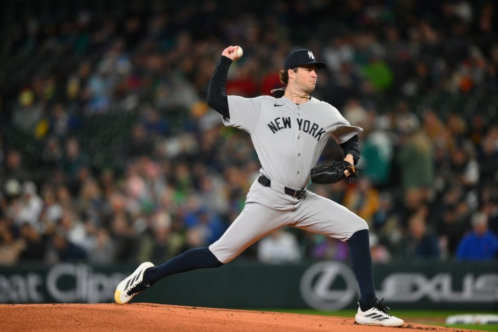 Giro muerto | Cam Schlittler sobresale mientras los Yankees derrotan a los Marineros