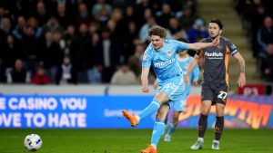 Coventry City 3-2 Derby County: Jack Rudoni en el doblete mientras los hombres de Frank Lampard se acercan a la promoción