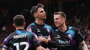 Charlton Athletic 1-2 Bristol City: Roy Hodgson comienza su existencia en Robins con una victoria
