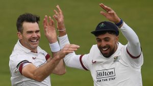 Campeonato del condado: James Anderson realiza un recorrido de cinco terrenos para establecer Lancashire en lo alto hacia Northamptonshire