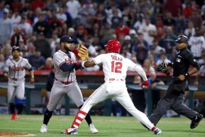 Giro muerto | Jorge Soler de los Angelinos suspendido 7 juegos, Reynaldo López de los Bravos 5 por pelea