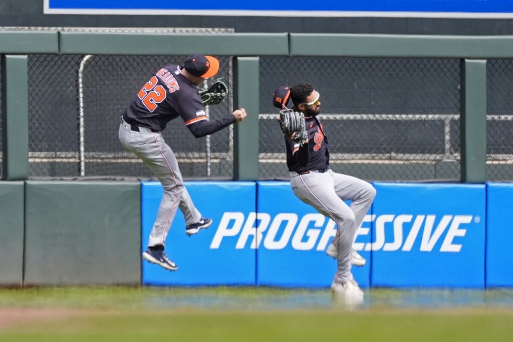 Giro muerto | Tigers CF Parker Meadows hospitalizado tras colisión