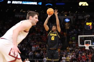 Giro muerto | Tavion Banks de Iowa se declara para el draft de la NBA, con la esperanza de regresar a los Hawkeyes