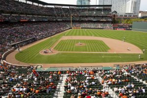 Los Orioles se recuperan para vencer 8-6 a los Royals y asegurar la puntuación de la secuencia