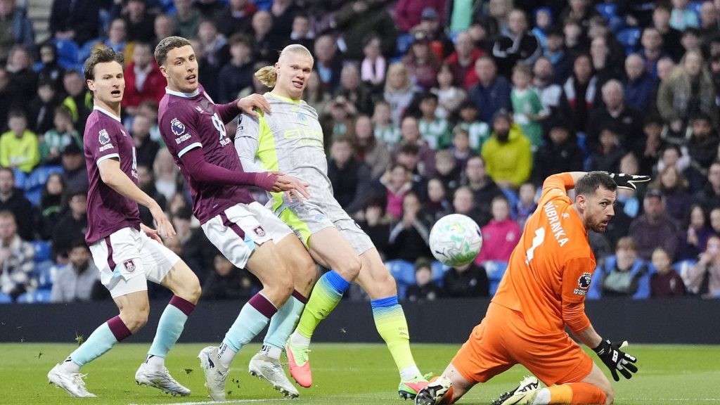 Burnley 0-1 Manchester City: Erling Haaland envía al equipo de Pep Guardiola a lo más alto de la Premier League con un pase que relega a los Clarets