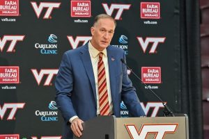 Giro muerto | Whit Babcock, director ejecutivo de Virginia Tech, asume un papel único