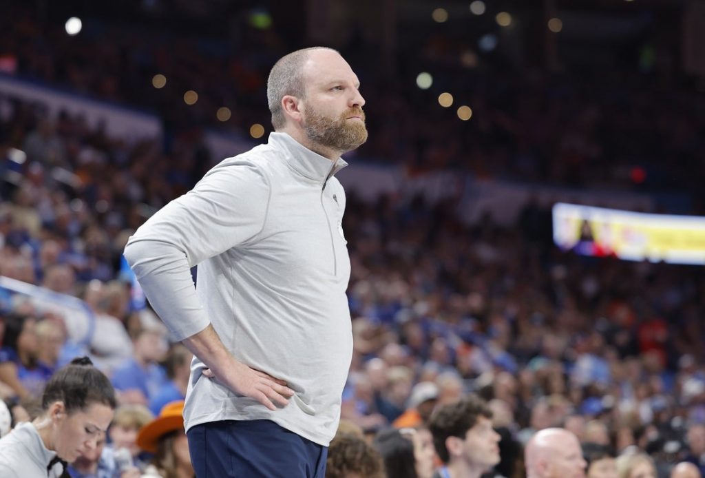 Giro muerto | Archivo: Los Bucks contratan al ex entrenador en jefe de los Grizzlies, Taylor Jenkins