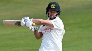 Campeonato del condado: Ben Duckett cumple su primer medio siglo de temporada con Nottinghamshire para fortalecer la asignación de Inglaterra