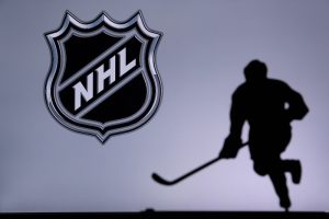 Los fanáticos de los Arizona Coyotes buscan una conexión después de que la franquicia se muda a Utah