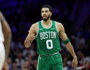 Giro muerto | La estrella de los Celtics, Jayson Tatum (rodilla), fuera del Deporte 7 contra los Sixers