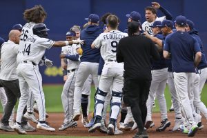 Giro muerto | Resumen de la MLB: Los Hot Rays barren a los Gigantes con carreras desafiadas