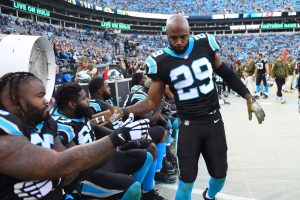 Giro muerto | Panthers agregan al veterano S Mike Adams a la fuerza laboral de entrenadores