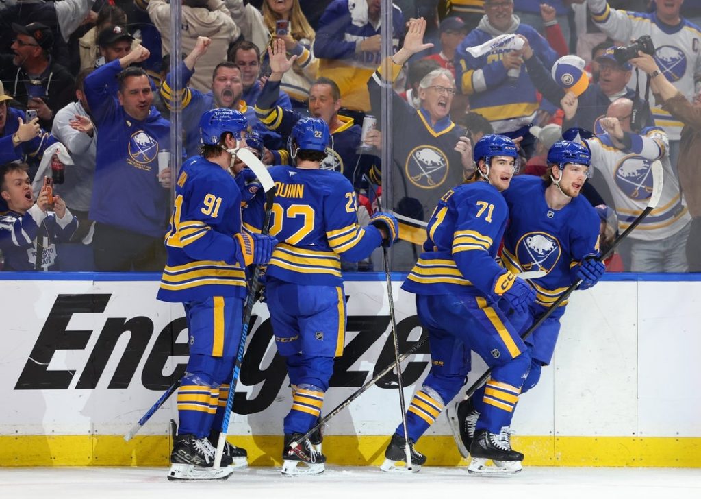 Giro muerto | El juego de energía de los Sabres suma dos veces para hundir a los Canadiens en el Juego 1