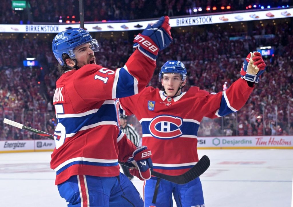 Giro muerto | Los Canadiens derrotan a los Sabres en el Juego 3 y toman el control de la secuencia